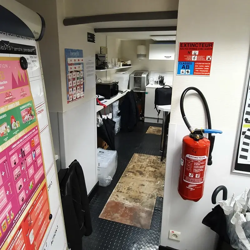 Réfection locaux personnel avant